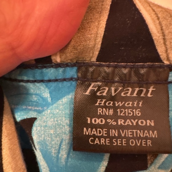 Favant Men's Tropical Black and Blue Floral Shirt - Picture 10 of 11